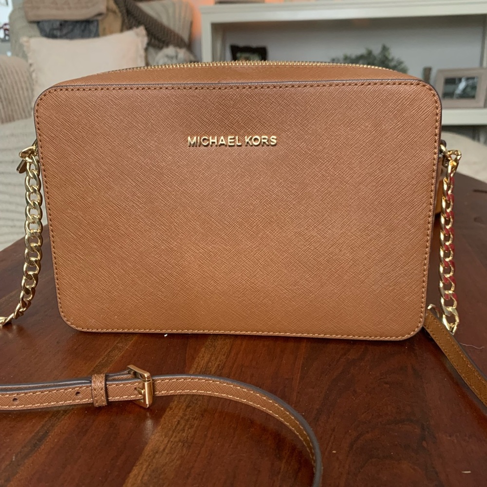 Michael Kors small crossbody. Perfect condition
